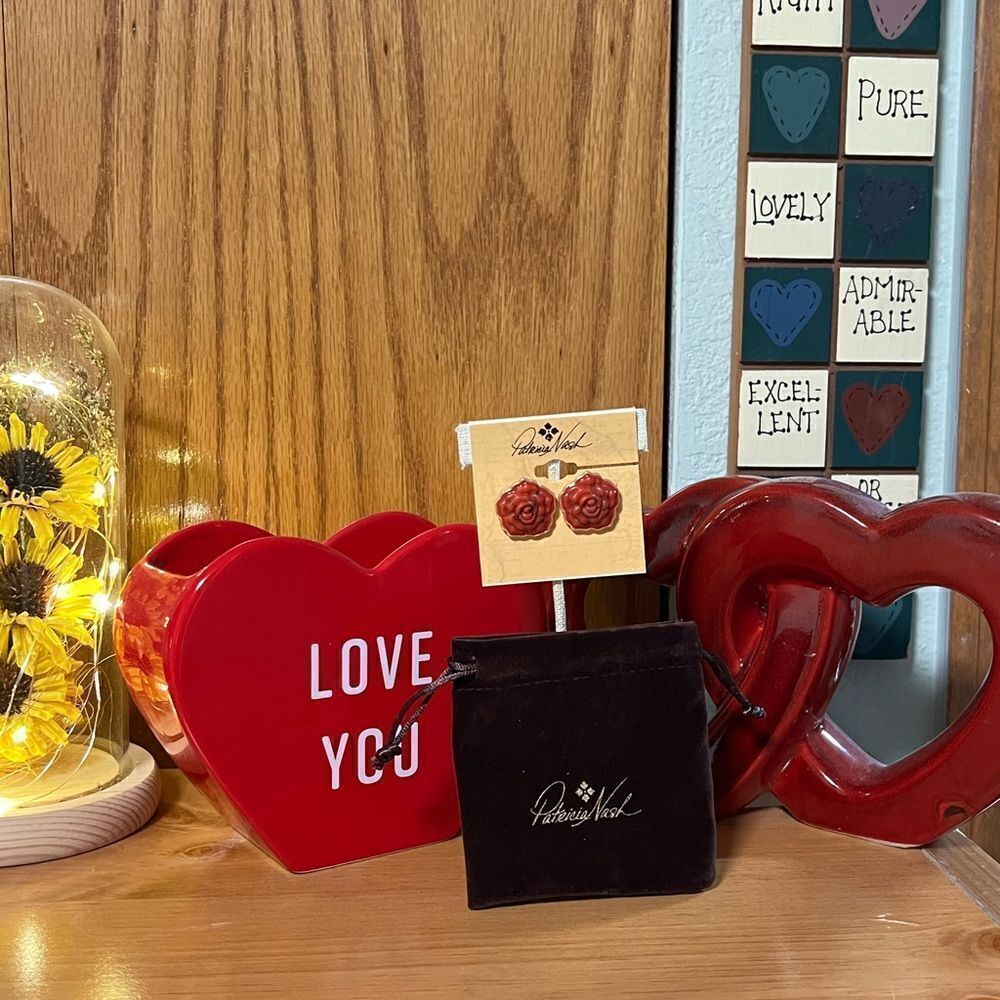 NWT Comes With Storage Pouch and Gift 🎁 Patricia Nash Red Rose Stud Earrings